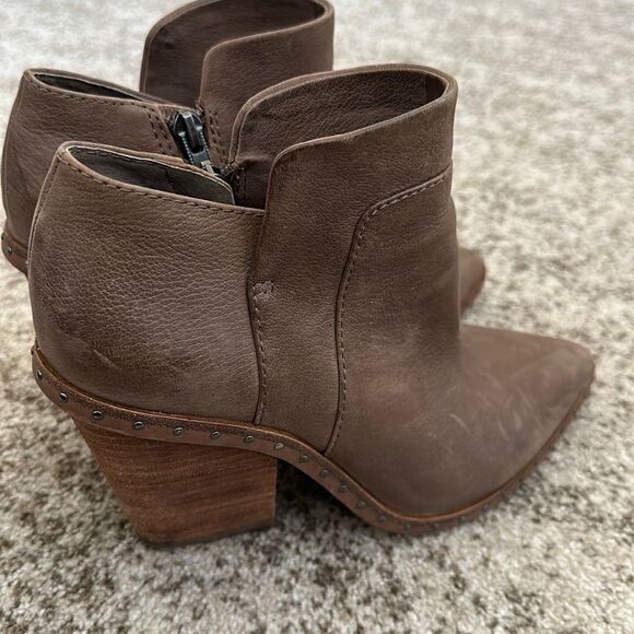 Mercer Edit Taupe Block Heeled Boots 7 - Picture 1 of 11